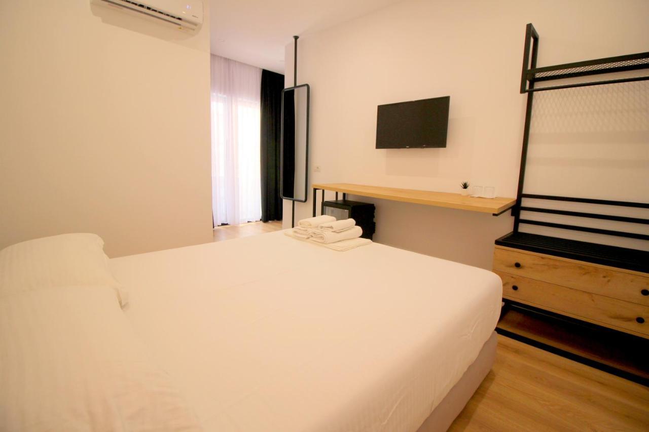 Hotel Qurku 2 Sarande Exterior photo