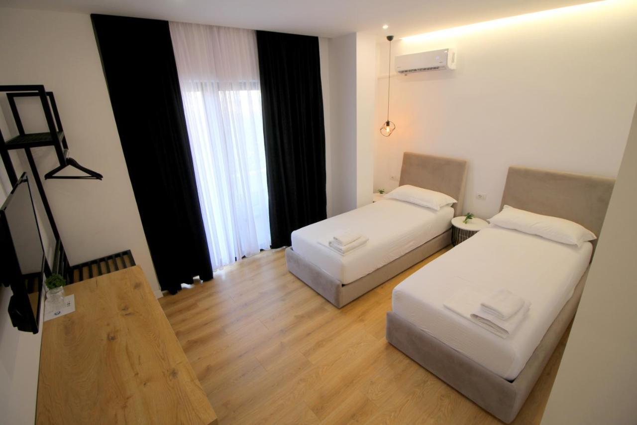 Hotel Qurku 2 Sarande Exterior photo